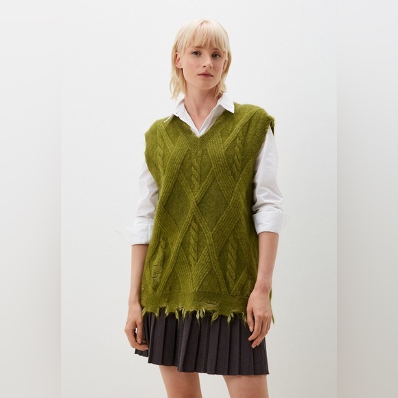 Jnby Sweaters - JNBY Green Cable Knit Sweater Vest